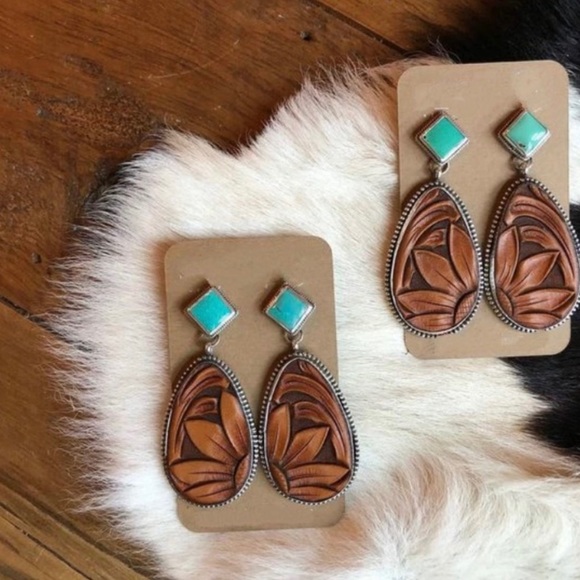 Southwestern turquoise resin earrings - Picture 3 of 6